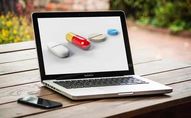 Les 7 questions à poser avant d'acheter des médicaments en ligne